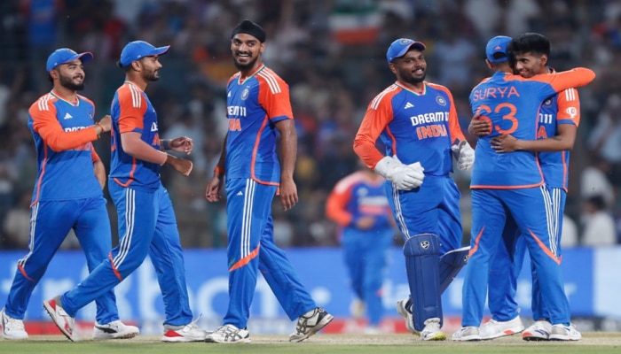 India vs Bangladesh: ಟೀಮ್ ಇಂಡಿಯಾದ ಮಾರಕ ಬೌಲಿಂಗ್ ದಾಳಿಗೆ ಬೆಚ್ಚಿದ ಬಾಂಗ್ಲಾ  title=