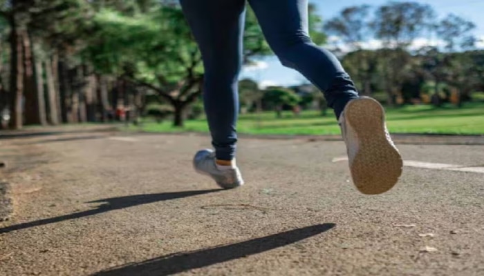 Slow Running Benefits: ನಿಧಾನವಾಗಿ ಓಡುವುದರಿಂದ ಕೆಮ್ಮಿನ ಜೊತೆಗೆ ಈ ಕಾಯಿಲೆಗಳು ದೂರವಾಗುತ್ತವೆ...! title=