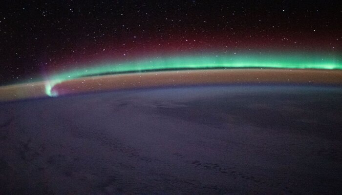International Space Station : ಮಿನುಗುವ ತಾರೆಗಳ ಮಧ್ಯೆ ಹೀಗೆ ಕಾಣುತ್ತದೆ  ಭೂಮಿ