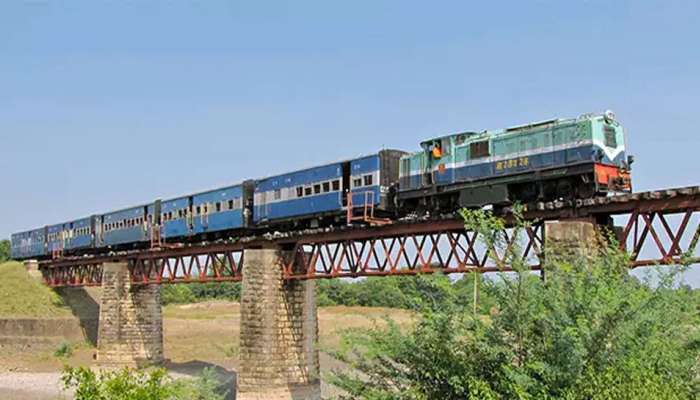 Indian Railway: ಭಾರತದ ಈ ರೈಲು ಹಳಿಯಲ್ಲಿ  ಇನ್ನೂ ಇದೆ ಬ್ರಿಟಿಷರ ಆಳ್ವಿಕೆ! 