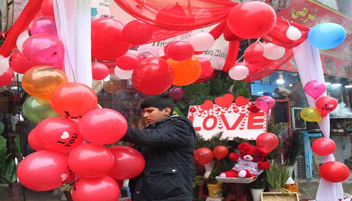 ವಿಶ್ವದ ಹಲವು ಭಾಗಗಳಲ್ಲಿ Valentine&#039;s Day ಆಚರಿಸಿದ್ದು ಹೀಗೆ!